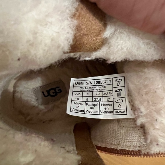 UGG Boots Size 10 - Picture 2 of 7